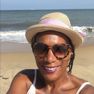 Meet your Posher, Nina